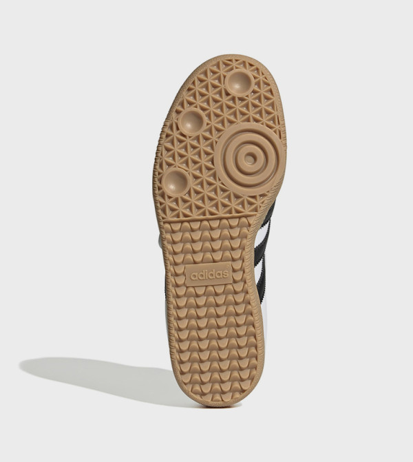 Adidas  Footwear - White Low Top