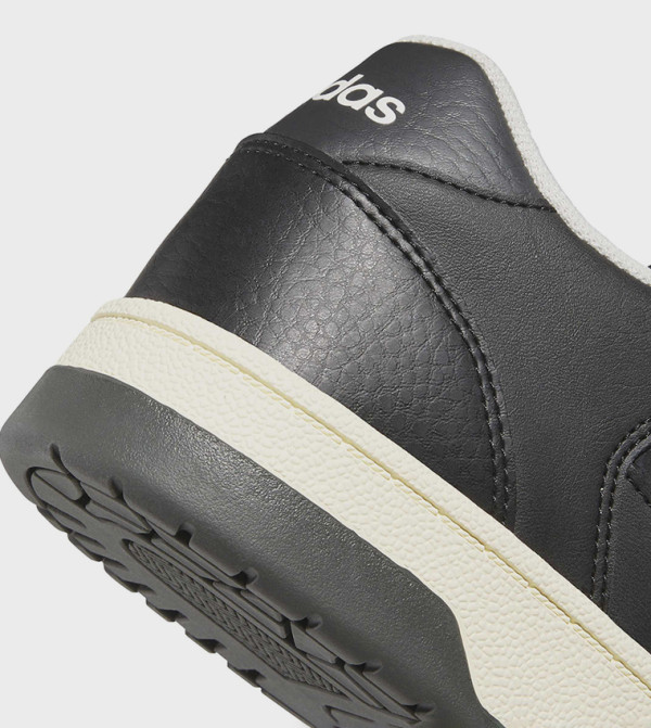 Adidas  Sneakers - Black Low Top