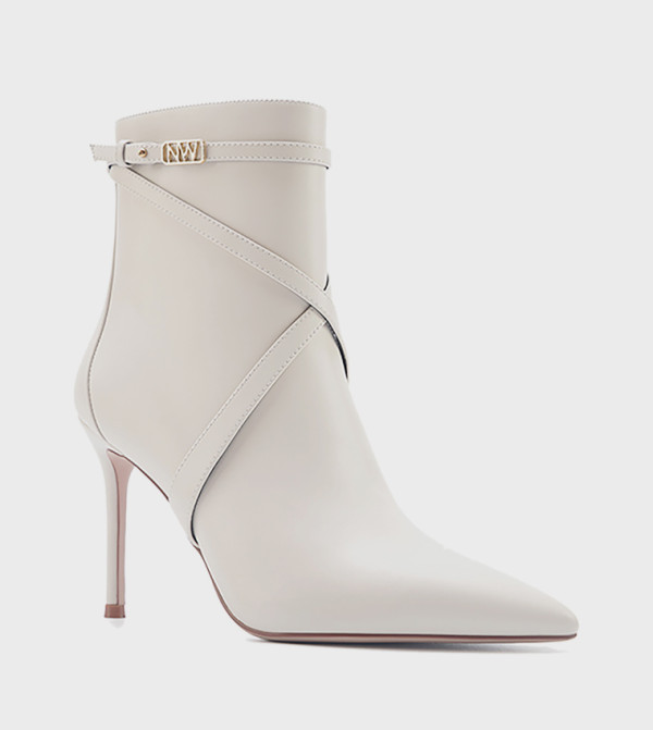 ناين وست  أبوات - أبيض Ankle length Boots
