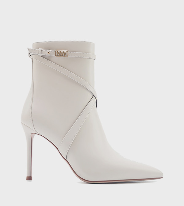 ناين وست  أبوات - أبيض Ankle length Boots