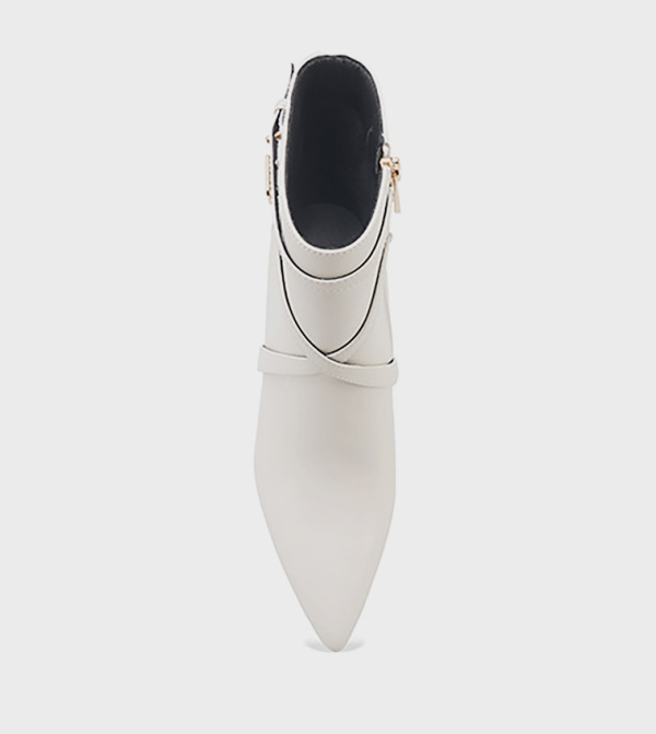 ناين وست  أبوات - أبيض Ankle length Boots