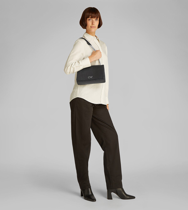 كالفين كلاين كالفين كلاين - أسود حقائب الكتف