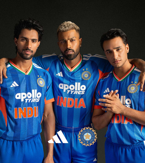 اديداس  ملابس - أزرق T-Shirts & Vests