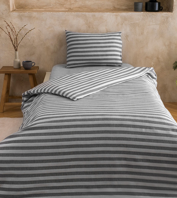 اٍل سي واي كيكي  لوازم حمام ومفارش سرير  - رمادي Comforters & Duvet