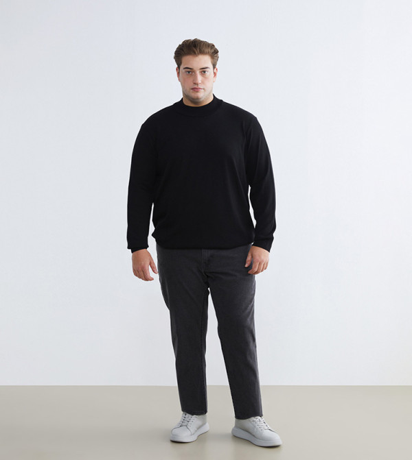 LC Waikiki  Round Neck Sweaters - BLACK Round Neck Sweaters