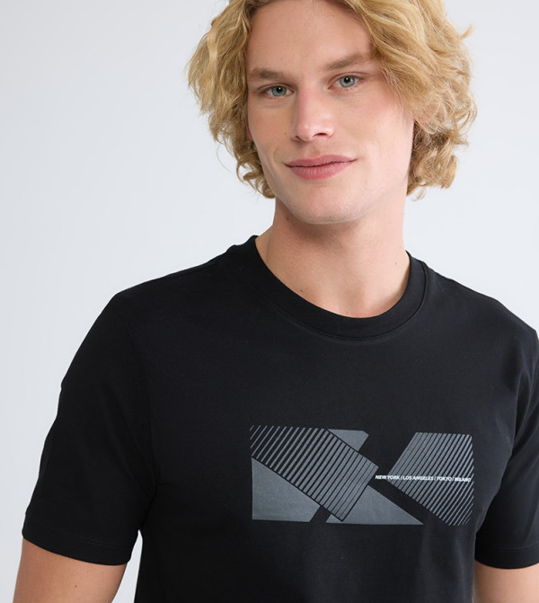 LC Waikiki LC Waikiki - Black Round Neck T-Shirts