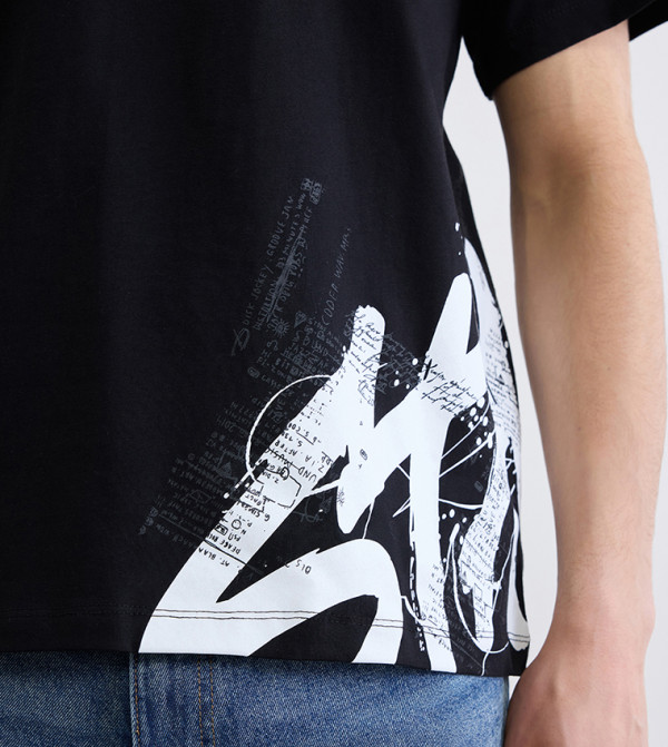 اٍل سي واي كيكي اٍل سي واي كيكي - أسود Round Neck T-Shirts