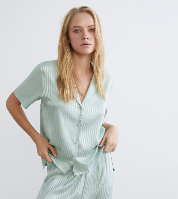 اٍل سي واي كيكي  أطقم بيجاما  - أخضر فاتح Pyjama Set