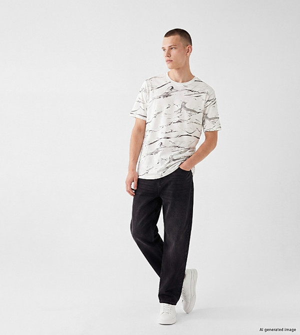 اٍل سي واي كيكي  ملابس - بيج Round Neck T-Shirts