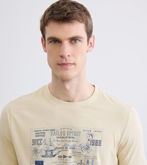 LC Waikiki - Yellow Round Neck T-Shirts