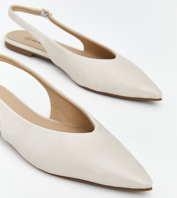 اٍل سي واي كيكي  أحذية فلات - بيج undefined