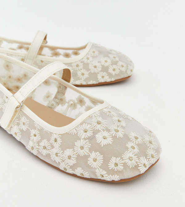LC Waikiki  girls-craft-pretty-summer - Ecru Casual Shoes