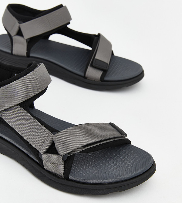 LC Waikiki LC Waikiki - BLACK Casual Sandals