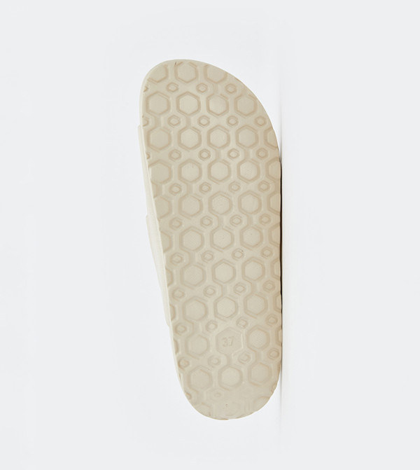 LC Waikiki LC Waikiki - Beige Flat Sandals