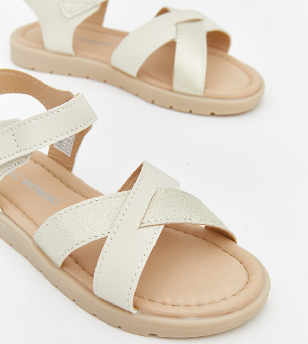 اٍل سي واي كيكي  أحذية فلات - كريمي  Flat Sandals