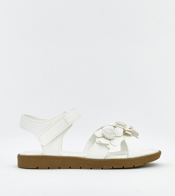 اٍل سي واي كيكي اٍل سي واي كيكي - أبيض الصنادل المسطحة