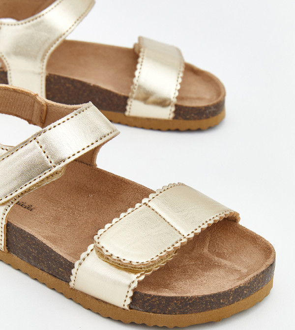 اٍل سي واي كيكي  أحذية فلات - ذهبي Flat Sandals