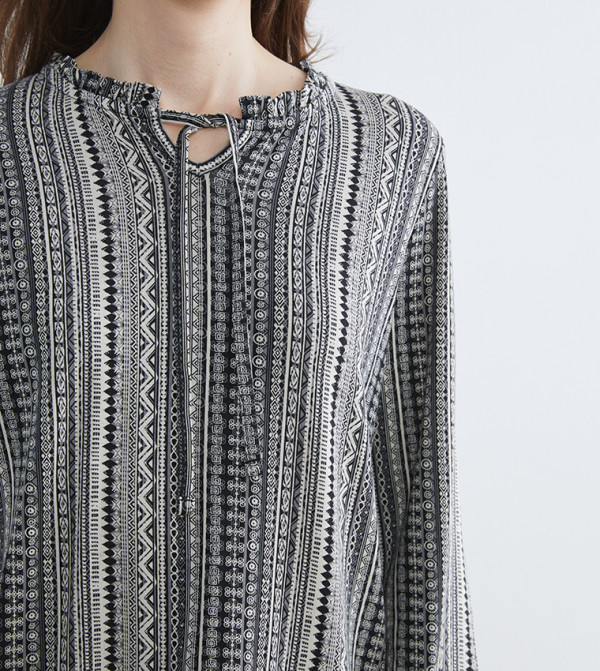 اٍل سي واي كيكي اٍل سي واي كيكي - أسود Casual Tops