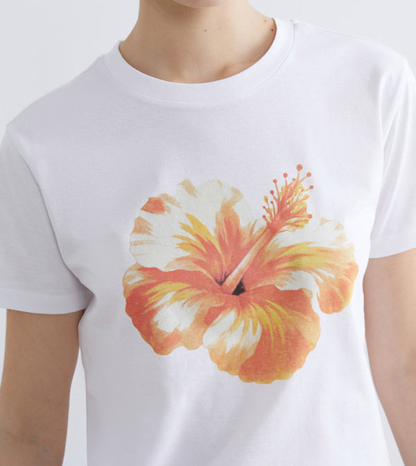 اٍل سي واي كيكي  تيشيرتات كاجوال - أبيض Short Sleeve T-Shirts