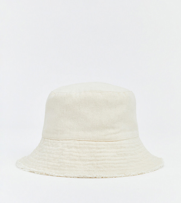اٍل سي واي كيكي  قبعة دلو - أوف وايت  Bucket Hats