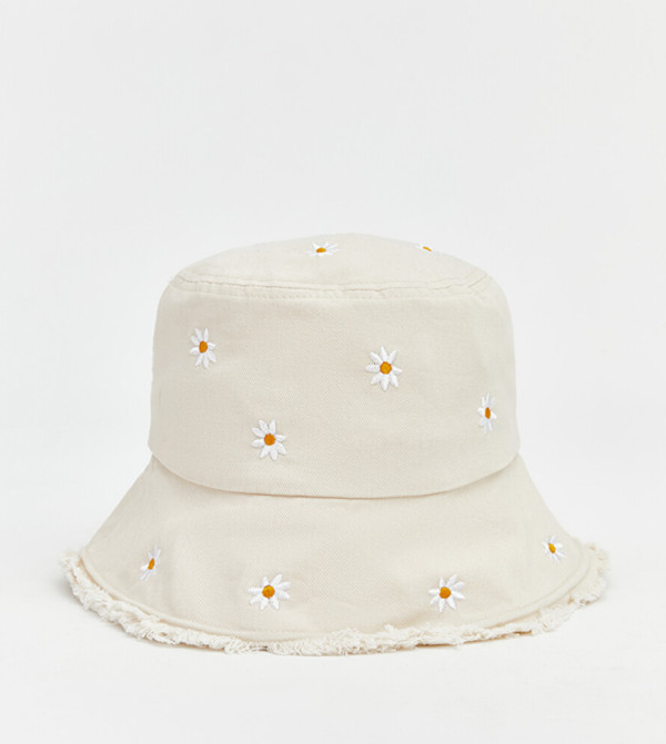 اٍل سي واي كيكي  قبعة دلو - أوف وايت  Bucket Hats