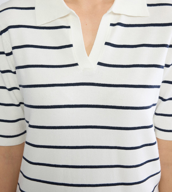 LC Waikiki LC Waikiki - White Round Neck Sweaters