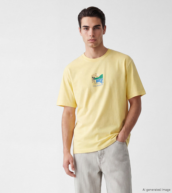 اٍل سي واي كيكي  تيشيرتات كاجوال - أصفر Round Neck T-Shirts