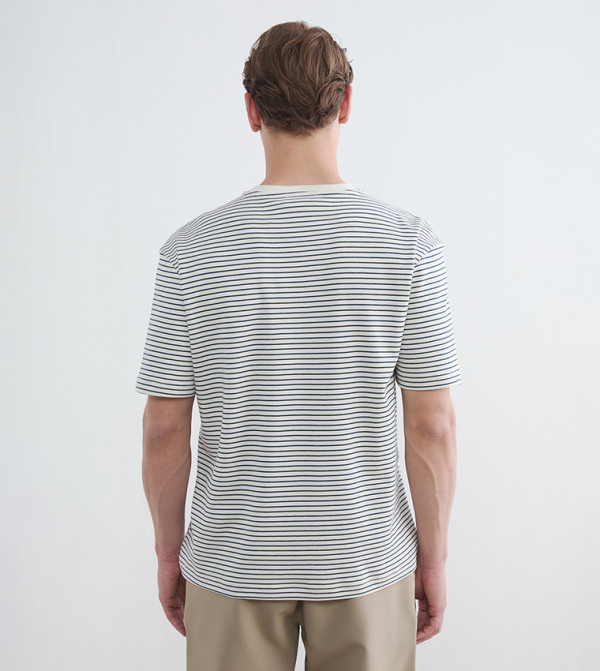 LC Waikiki Clothing - Ecru Round Neck T-Shirts
