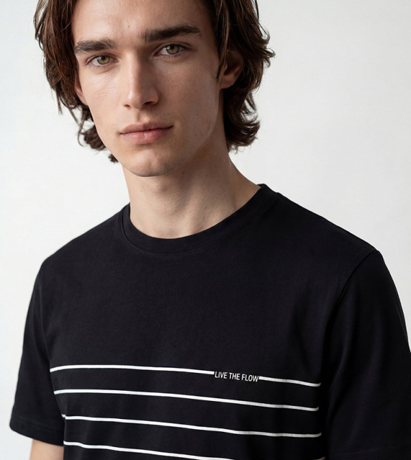 اٍل سي واي كيكي  تيشيرتات بياقة دائرية  - أسود Round Neck T-Shirts
