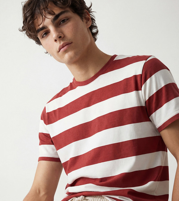 LC Waikiki Round Neck T-Shirts - Maroon Round Neck T-Shirts