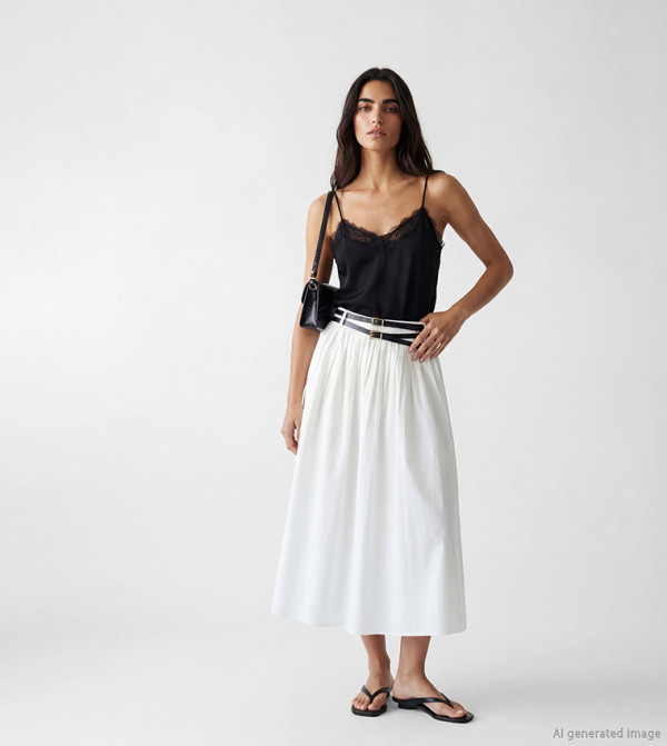 اٍل سي واي كيكي  تنانير ميدي - أبيض Midi Skirts