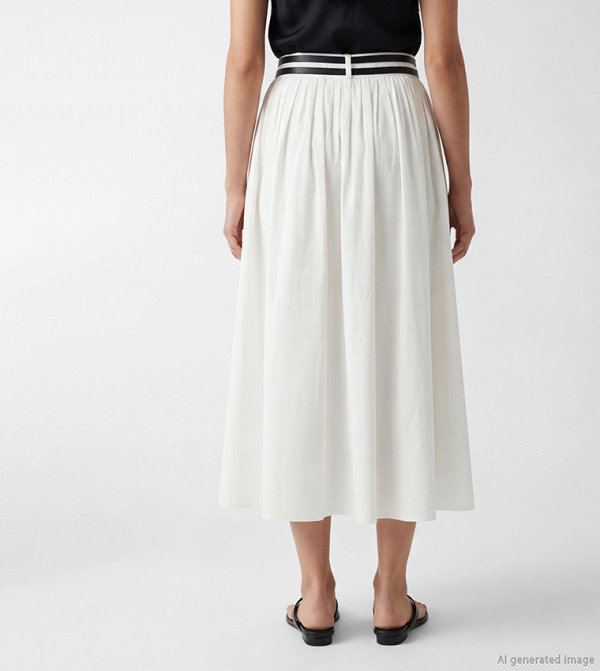 اٍل سي واي كيكي  تنانير ميدي - أبيض Midi Skirts
