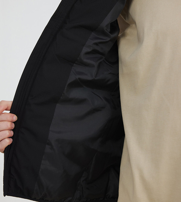 اٍل سي واي كيكي  جاكيتات منفوخة  - أسود Puffer Jackets