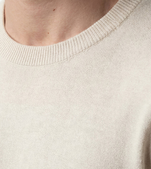 اٍل سي واي كيكي  كنزة - كريمي  Round Neck Sweaters
