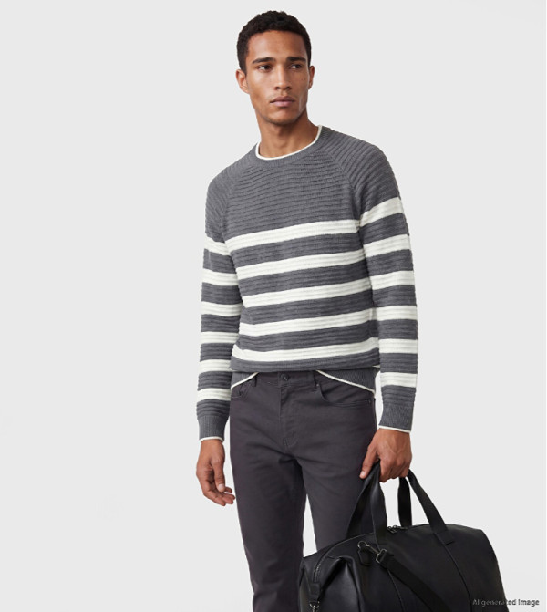 اٍل سي واي كيكي  كنزة - فحمي Round Neck Sweaters