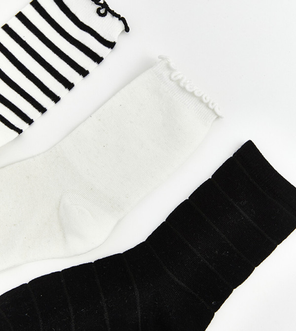 اٍل سي واي كيكي  جوارب   - كريمي  Calf Length Socks