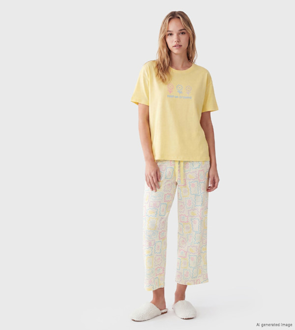اٍل سي واي كيكي  أطقم بيجاما  - أصفر Pyjama Set