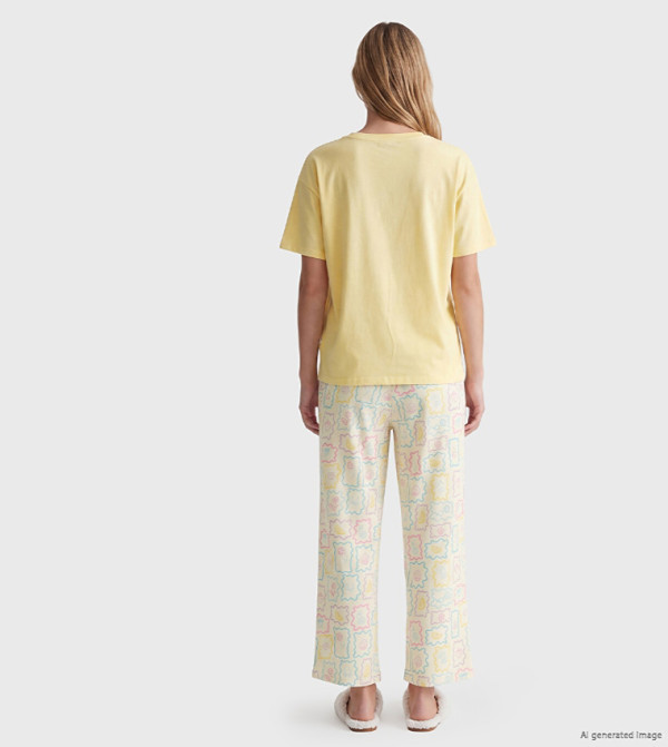 اٍل سي واي كيكي  أطقم بيجاما  - أصفر Pyjama Set