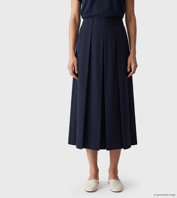 اٍل سي واي كيكي  تنانير ميدي - كحلي Midi Skirts