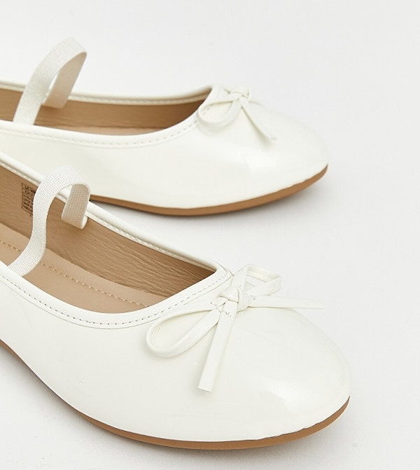 LC Waikiki  Casual Shoes - Cream Casual Slip-On's