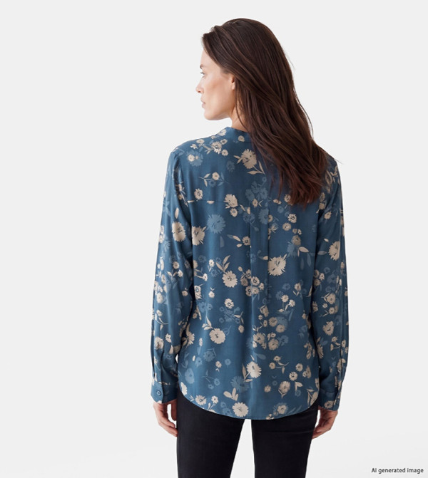 اٍل سي واي كيكي  the-high-neck-shift - كحلي Casual Tops