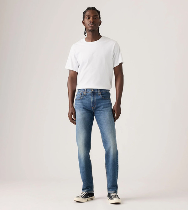 ليفايز  جينزات قصة قصيرة  - أزرق Tapered Jeans