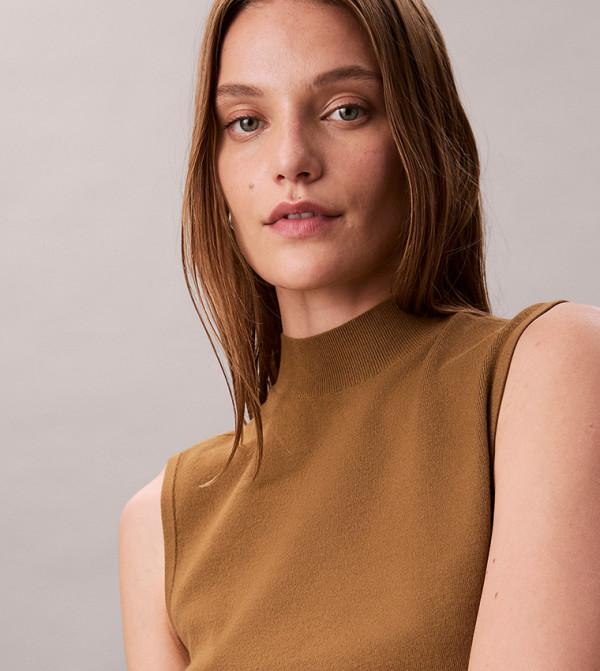 كالفين كلاين  devil-wears-prada-miranda - بني  Sleeveless Tops