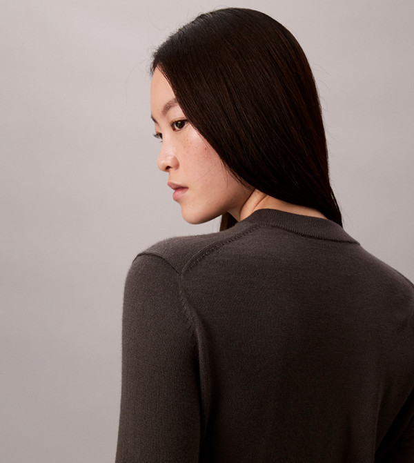 كالفين كلاين كالفين كلاين - رمادي Round Neck Sweaters