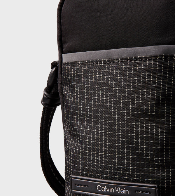 كالفين كلاين كالفين كلاين - أسود Cross Body & Sling Bags
