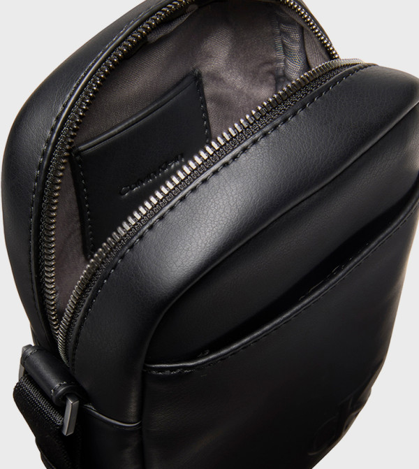 Calvin Klein Calvin Klein - BLACK Cross Body & Sling Bags