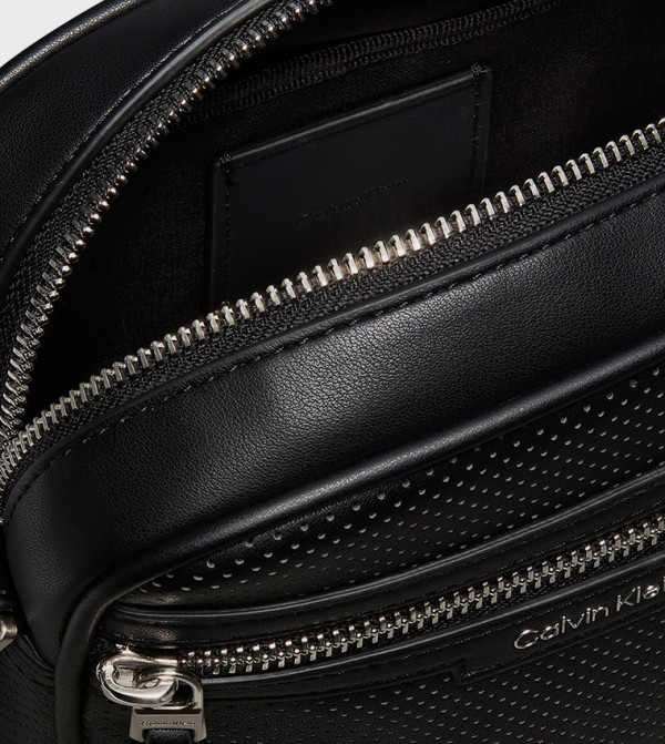 كالفين كلاين  حقائب يد - أسود Cross Body & Sling Bags