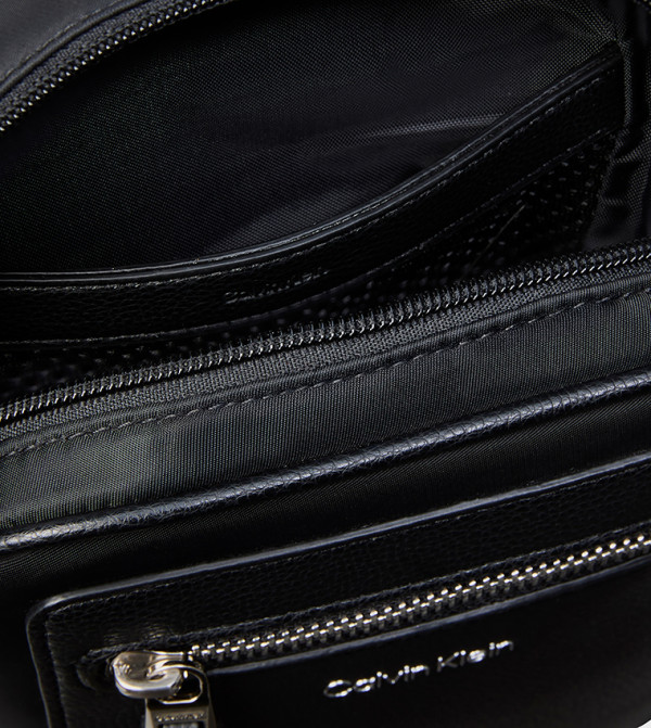 كالفين كلاين  حقائب خصر - أسود Cross Body & Sling Bags