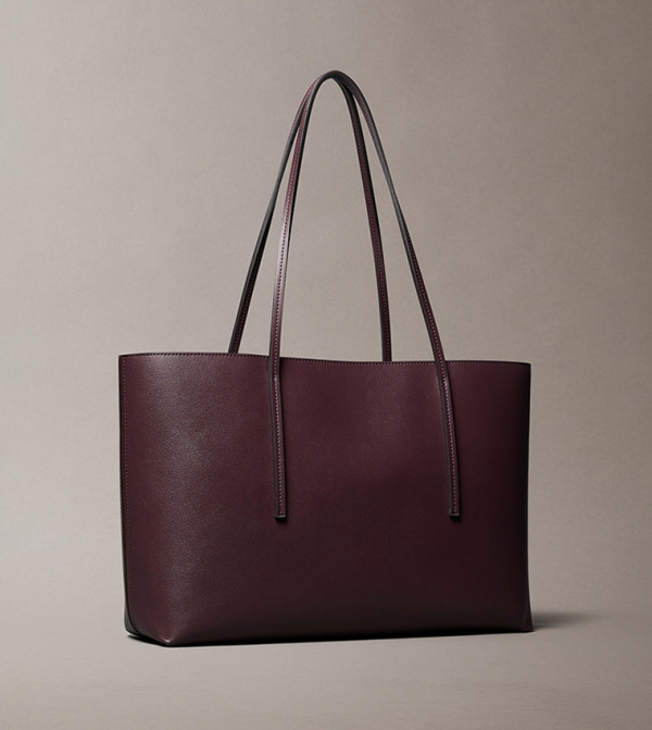 Calvin Klein Calvin Klein - Maroon Tote Bags