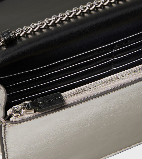 كالفين كلاين كالفين كلاين - فضي حقائب بحمالة طويلة